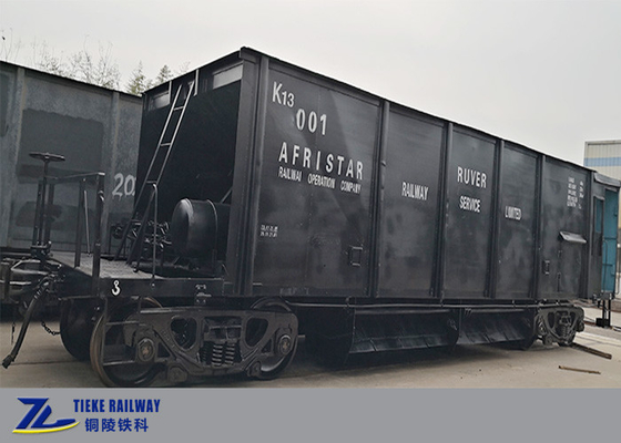 Les chariots ferroviaires couverts de trémie de minerai de fer 60 tonnes chargent la norme d'en d'UIC